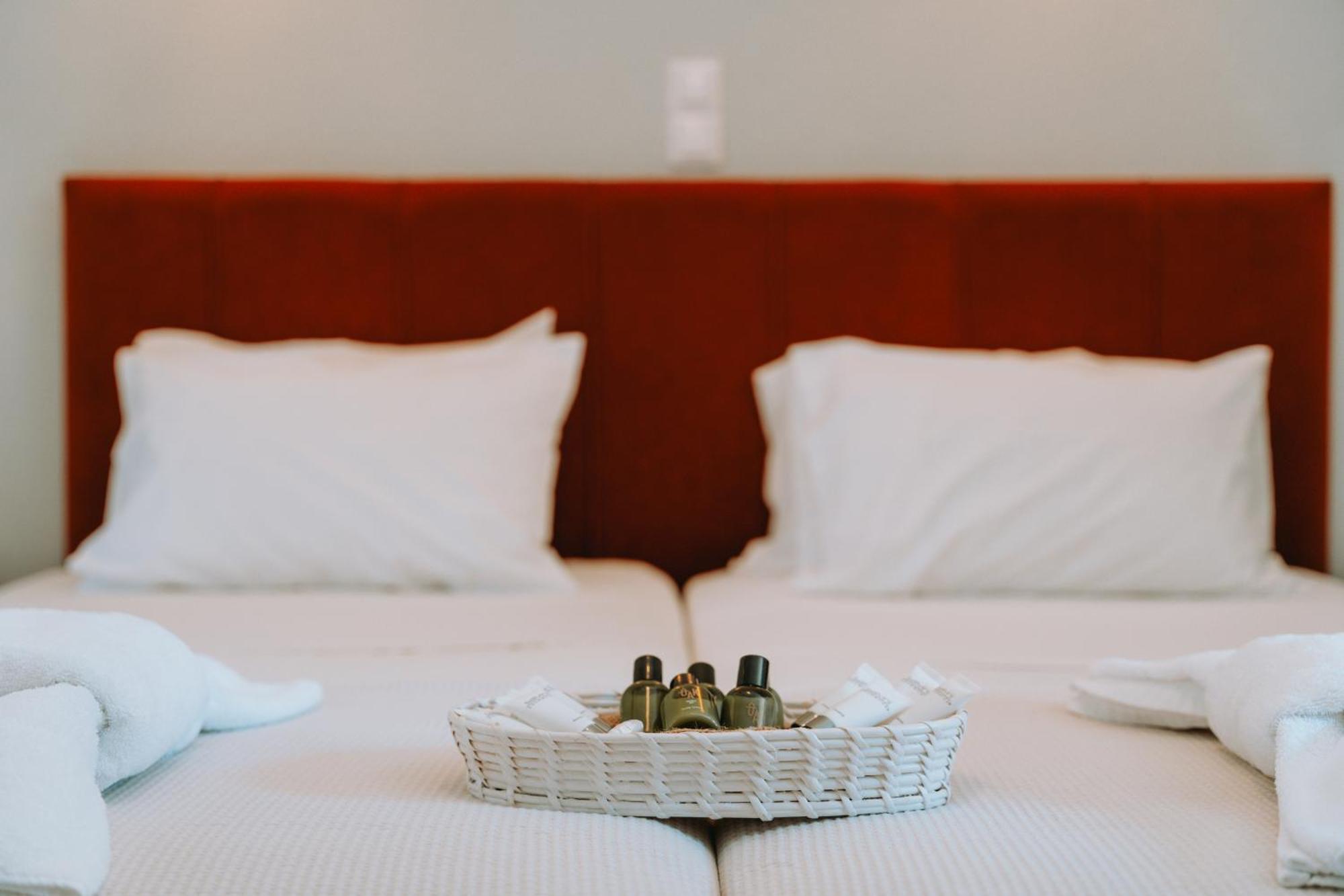 Karavostasi Beach Hotel بيرديكا المظهر الخارجي الصورة