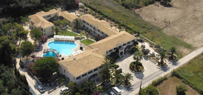 Karavostasi Beach Hotel بيرديكا المظهر الخارجي الصورة