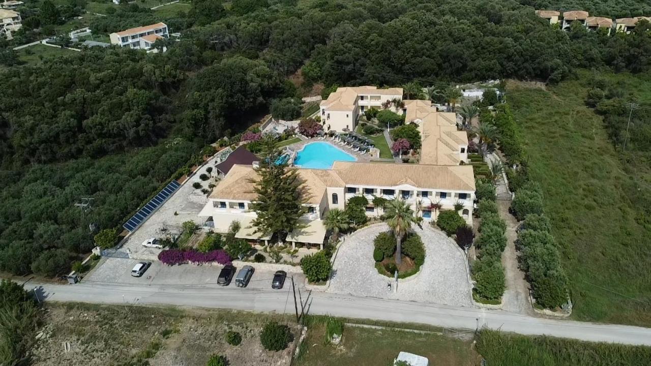 Karavostasi Beach Hotel بيرديكا المظهر الخارجي الصورة