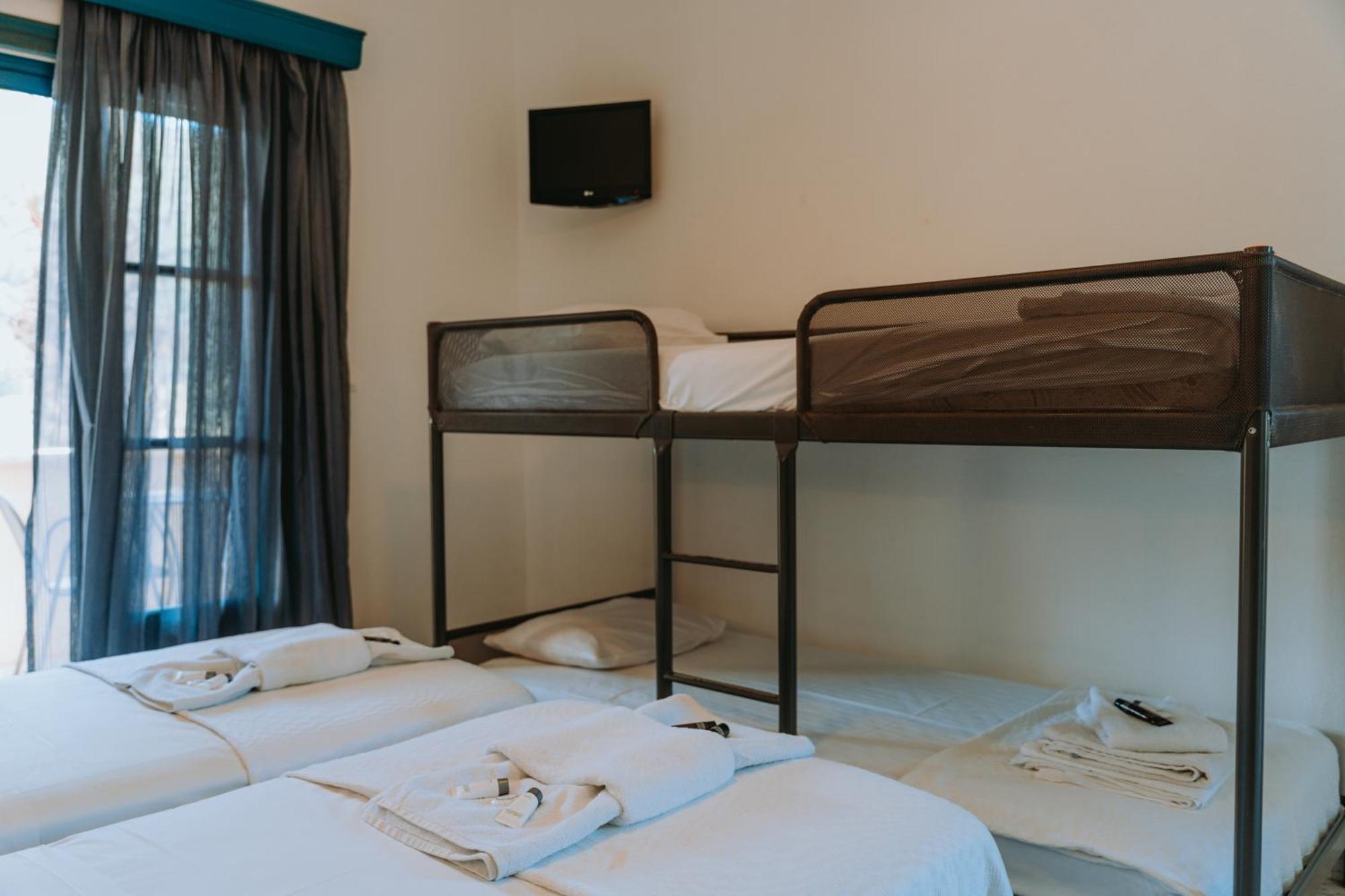 Karavostasi Beach Hotel بيرديكا المظهر الخارجي الصورة