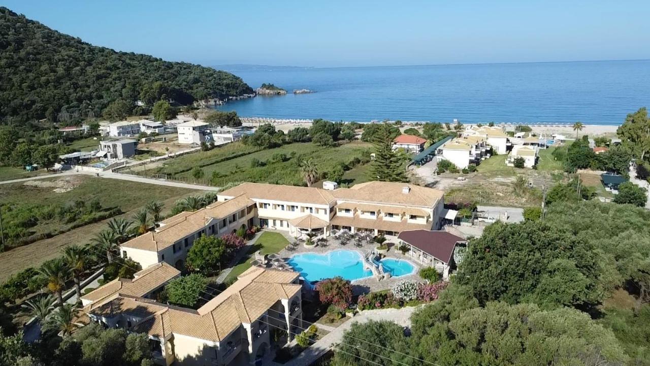 Karavostasi Beach Hotel بيرديكا المظهر الخارجي الصورة