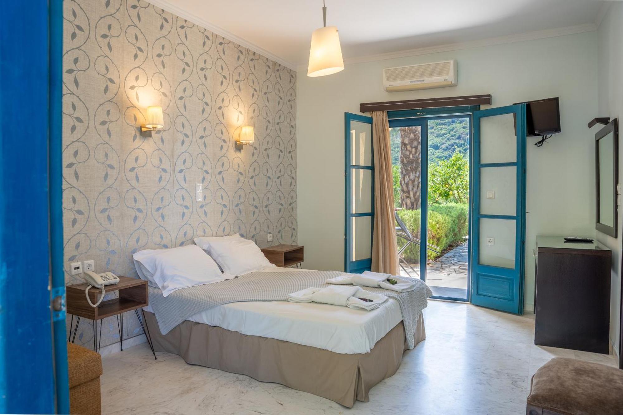 Karavostasi Beach Hotel بيرديكا المظهر الخارجي الصورة
