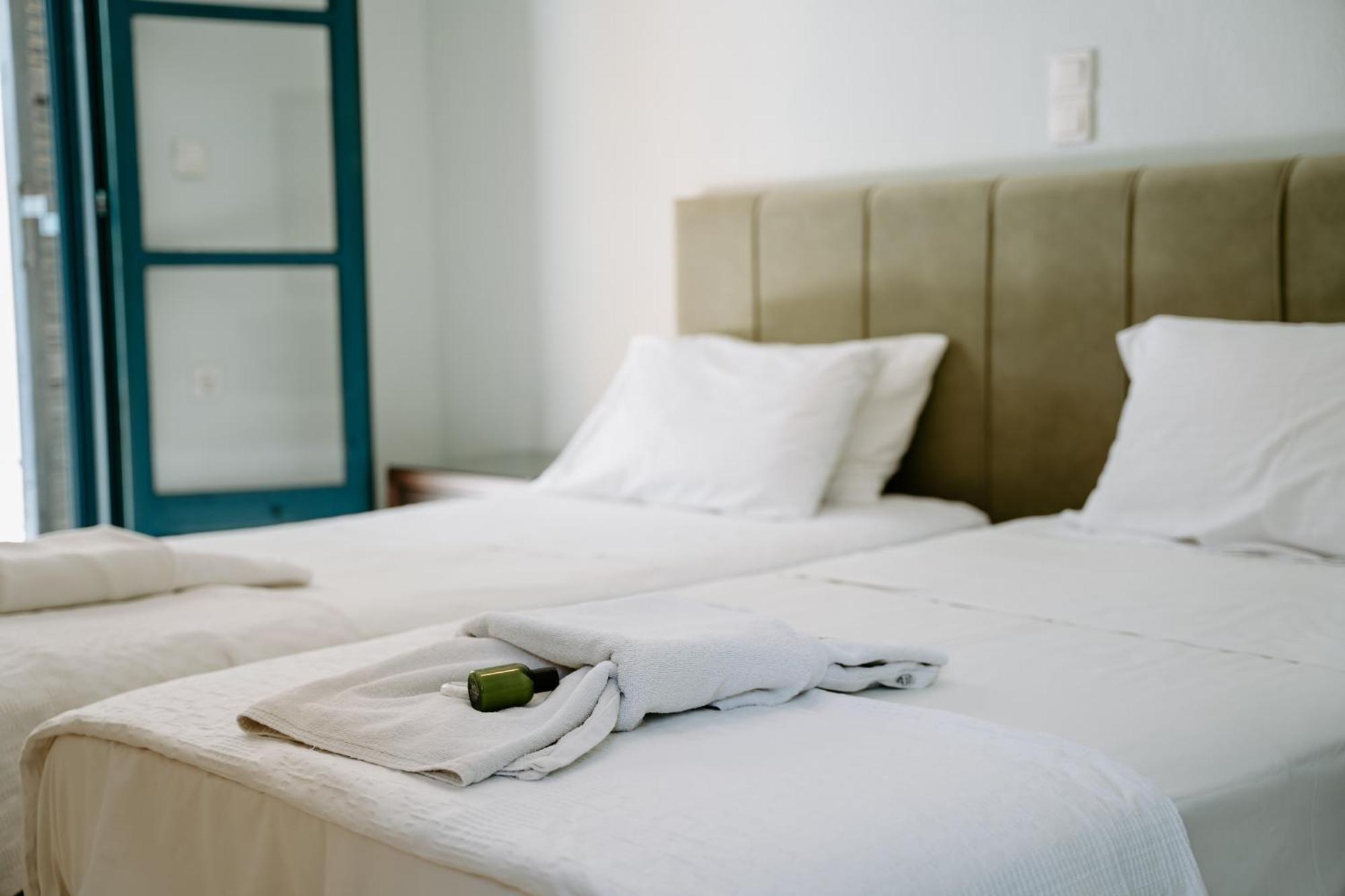 Karavostasi Beach Hotel بيرديكا المظهر الخارجي الصورة