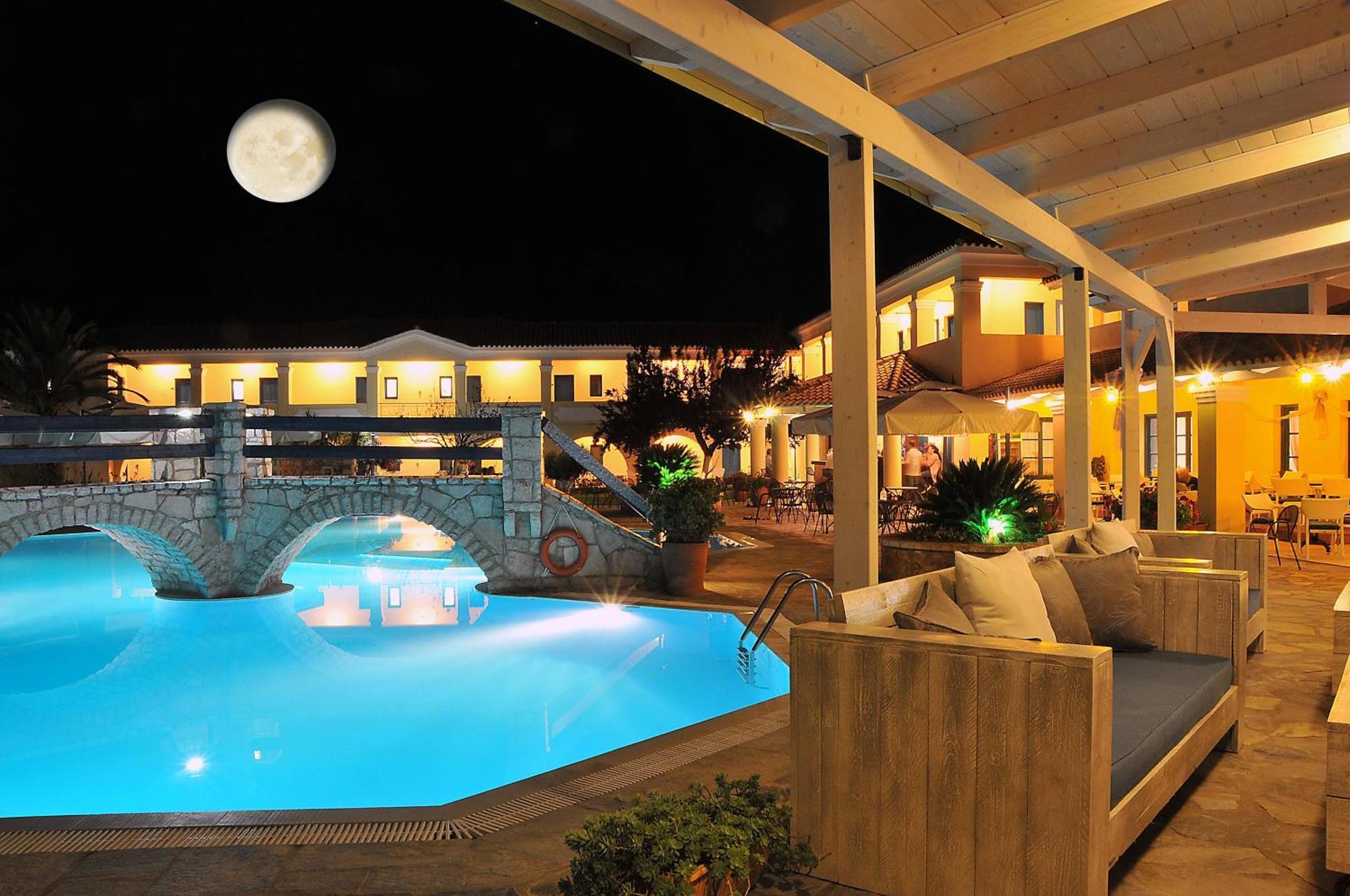 Karavostasi Beach Hotel بيرديكا المظهر الخارجي الصورة