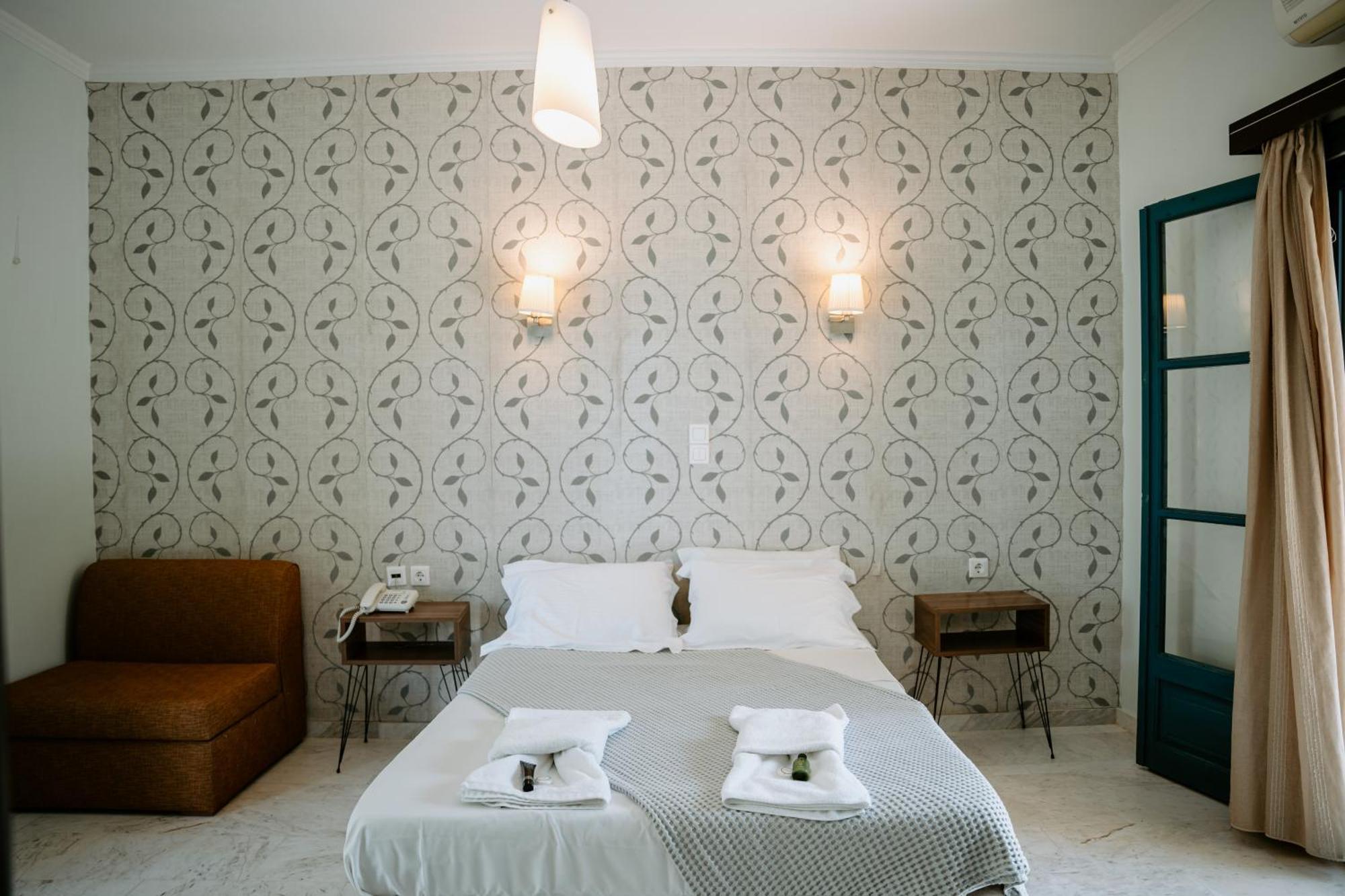 Karavostasi Beach Hotel بيرديكا المظهر الخارجي الصورة