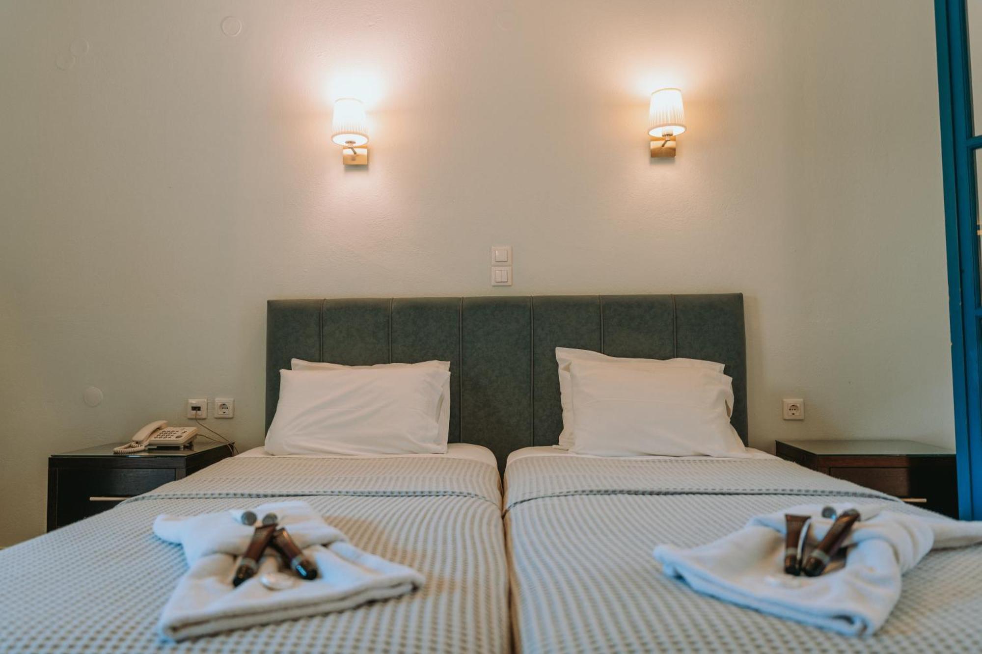Karavostasi Beach Hotel بيرديكا المظهر الخارجي الصورة