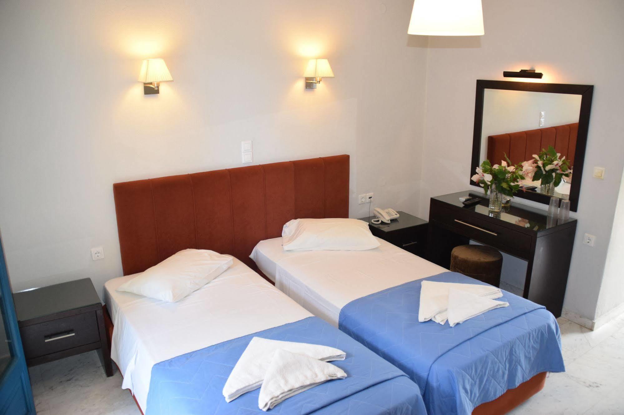 Karavostasi Beach Hotel بيرديكا المظهر الخارجي الصورة
