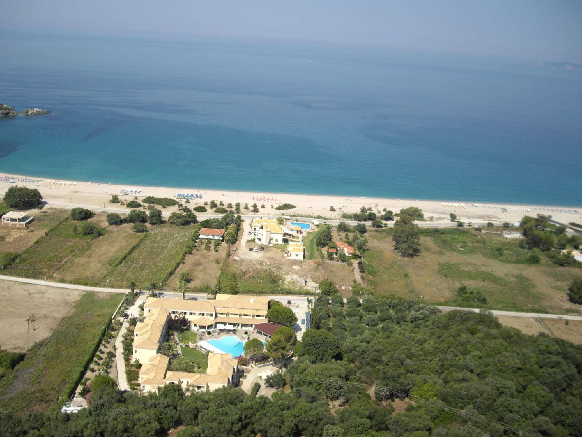 Karavostasi Beach Hotel بيرديكا المظهر الخارجي الصورة